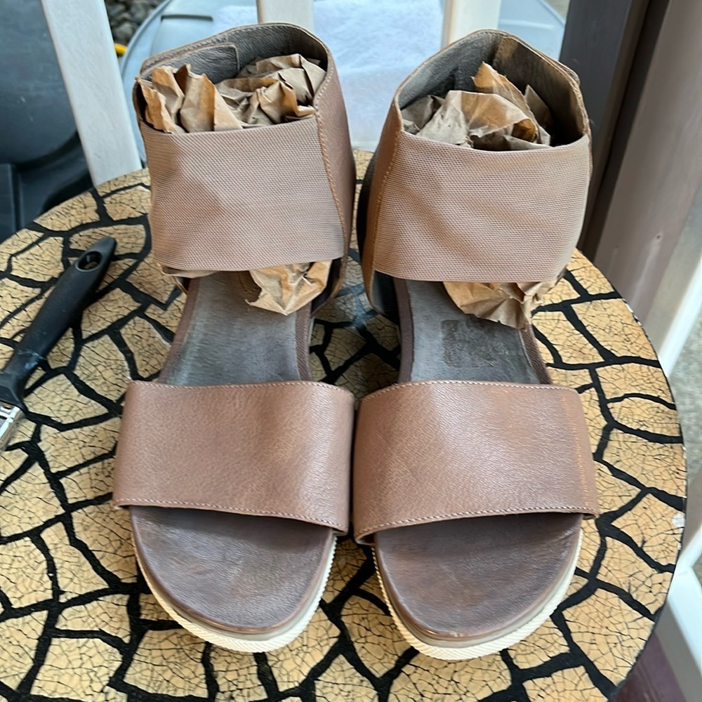 Eileen Fisher Women’s Sport Wedge Platform Sandals size 10